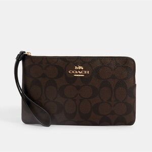 Large Corner Zip Wristlet in Signature Canvas.